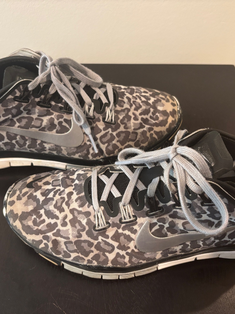 Nike Free Run 5.0 Women’s Gray Leopard Print Training Sneakers